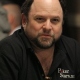 Jason Alexander joue au poker